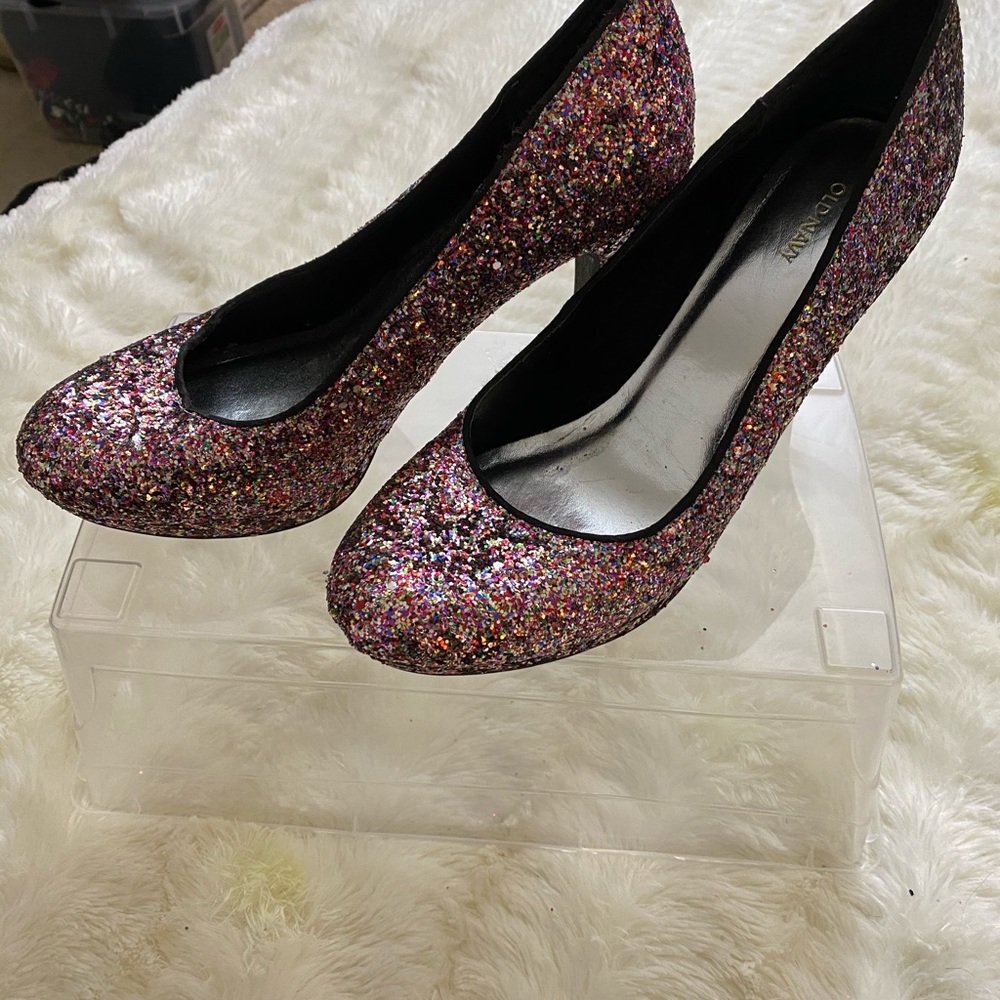 MULTICOLOR sequenced pumps